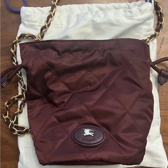 BNWT Burberry Quilted Crossbody Bag in Burgundy - Picture 2 of 13